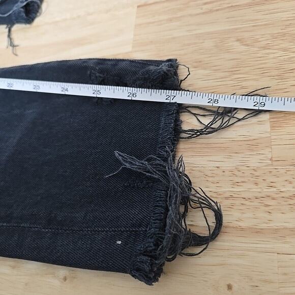 AGOLDE Toni Mid Rise Straight Jean‎ in Feral Washed Black Raw Hem Womens Size 26 - Picture 8 of 12